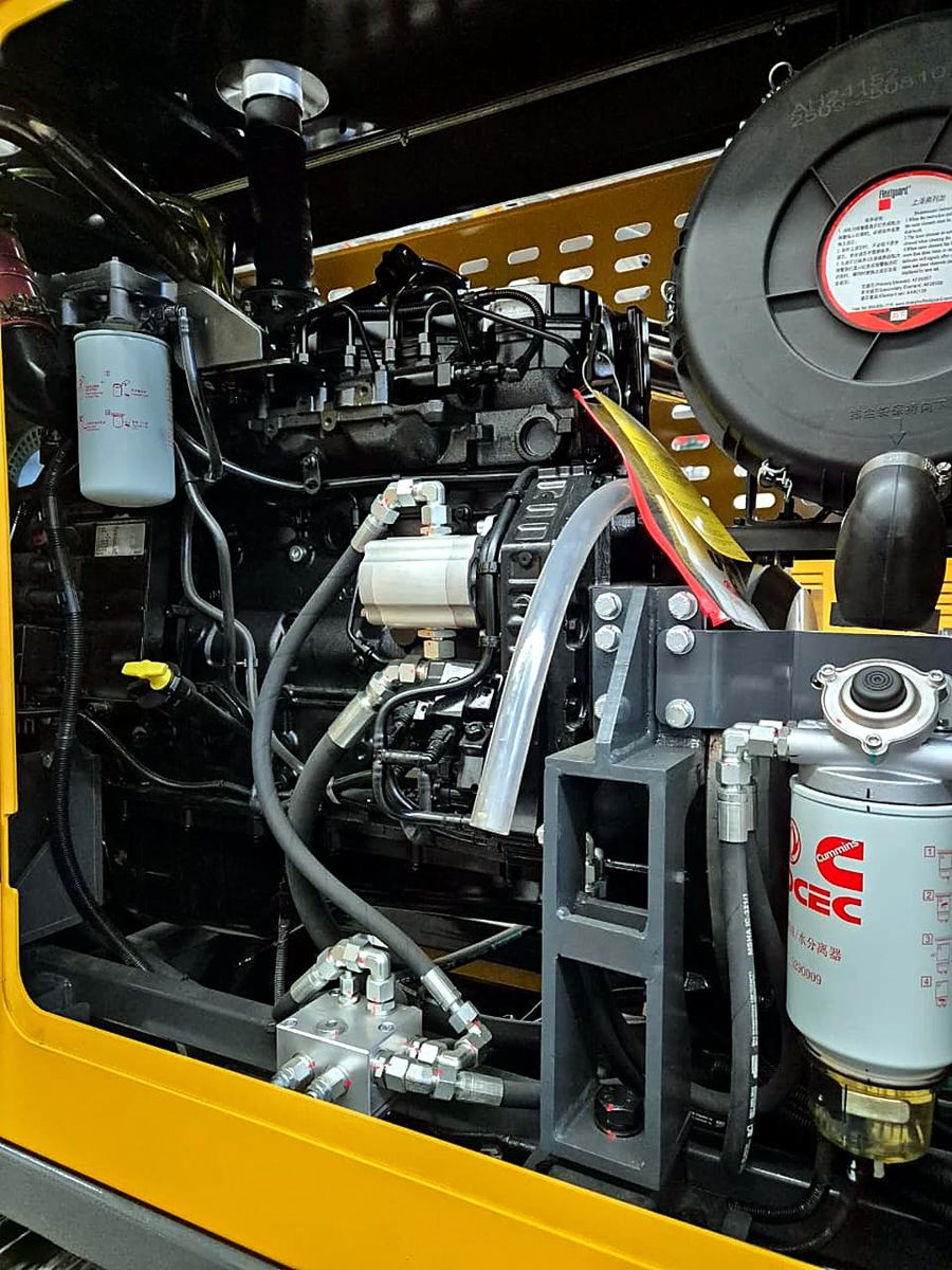 Двигатель Cummins на станке CS1800
